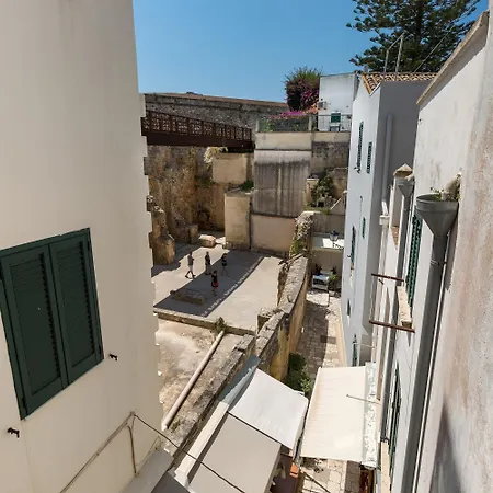 La Casa Di Clarissa Готель Отранто